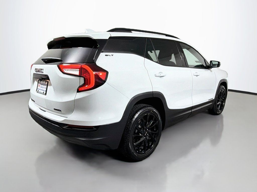Used 2024 GMC Terrain SLT w/ Elevation Edition AWD/4WD image 8
