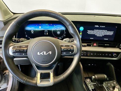 Used 2025 Kia Sportage SX image 11