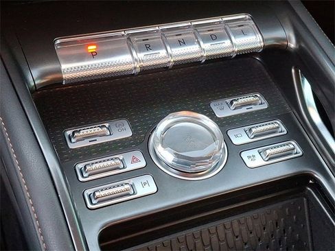 Used 2025 Lincoln Nautilus Reserve image 16