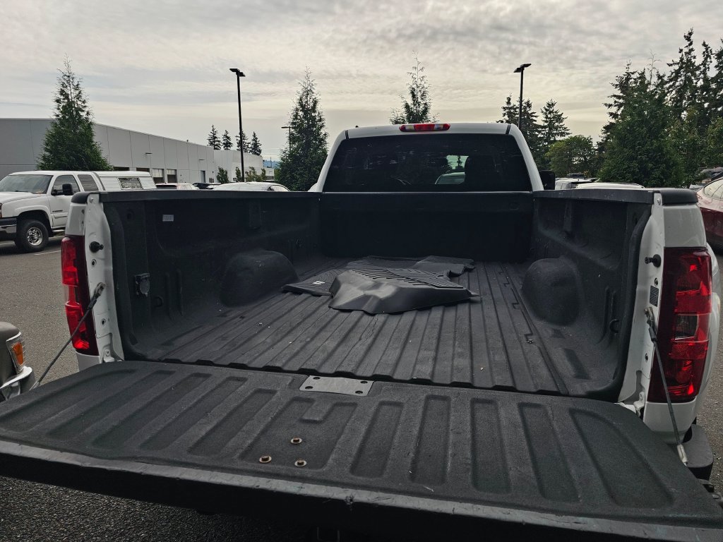 Used 2014 Chevrolet Silverado 3500 LTZ w/ LTZ Plus Package AWD/4WD image 17