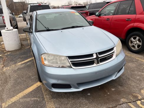Used 2013 Dodge Avenger SE image 23