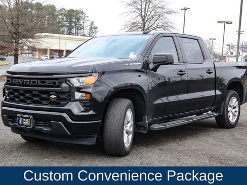 Used 2023 Chevrolet Silverado 1500 Custom image 3