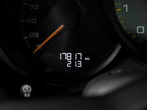 Used 2020 Porsche 718 Cayman GT4 image 10