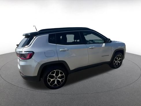 Used 2025 Jeep Compass Limited image 14