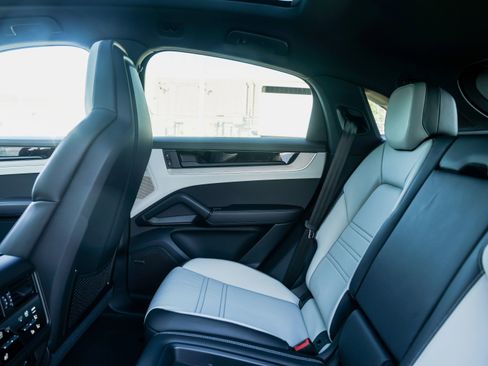 New 2026 Porsche Cayenne E-Hybrid image 28