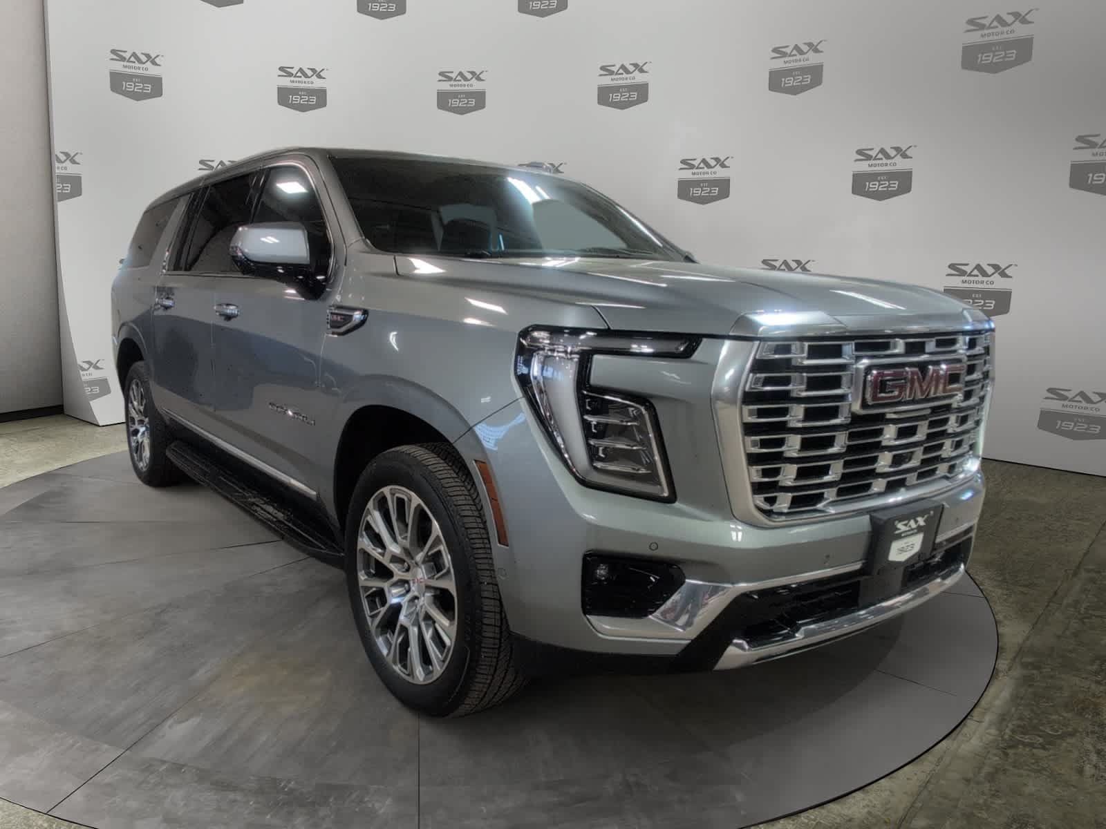Used 2025 GMC Yukon XL Denali AWD/4WD image 1