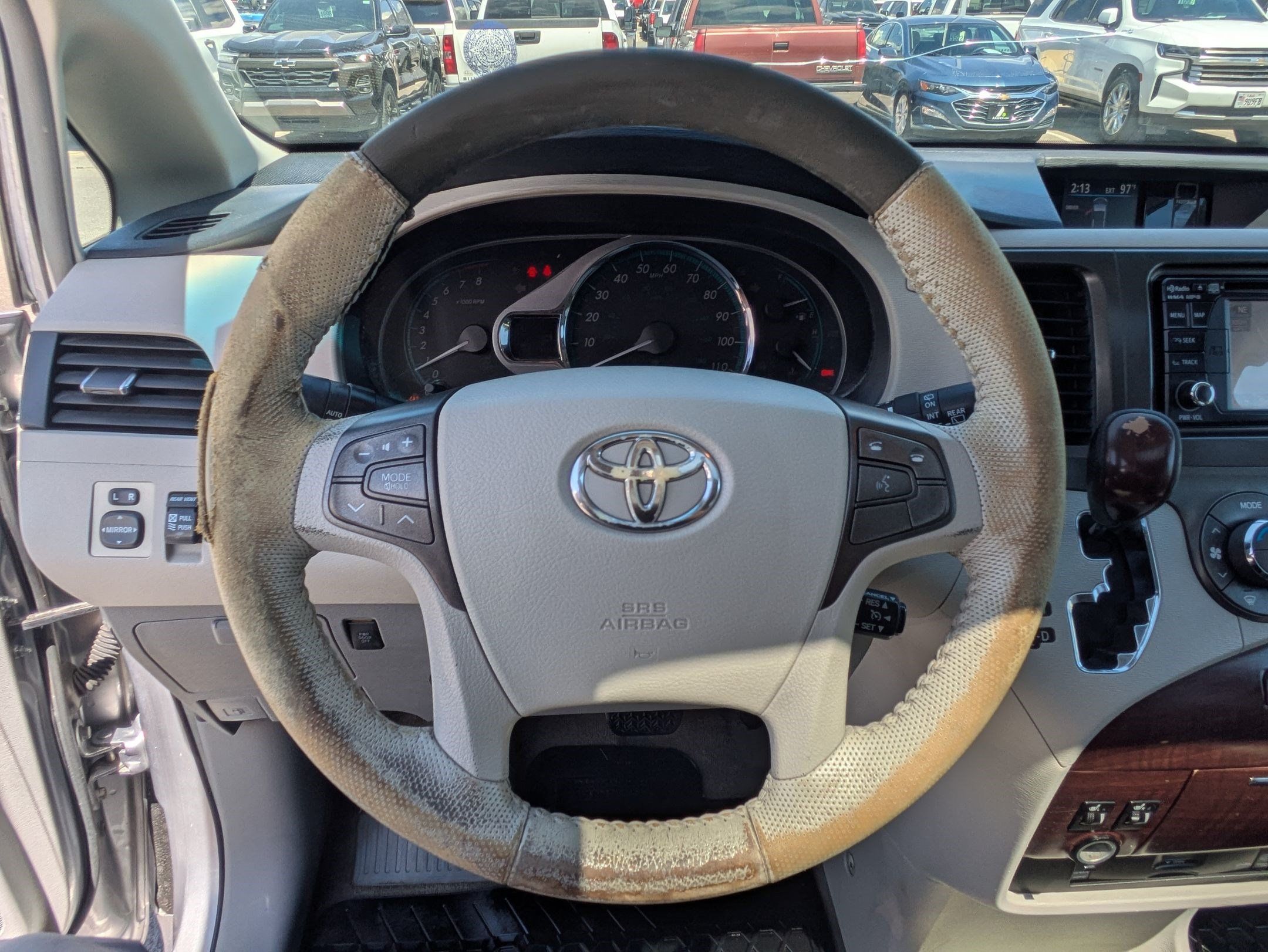 Used 2012 Toyota Sienna XLE w/ Entertainment Pkg FWD image 17