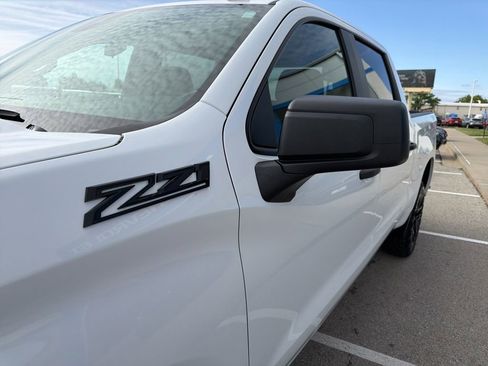Used 2024 Chevrolet Silverado 1500 Custom Trail Boss w/ LPO, Dark Essentials Package AWD/4WD image 9