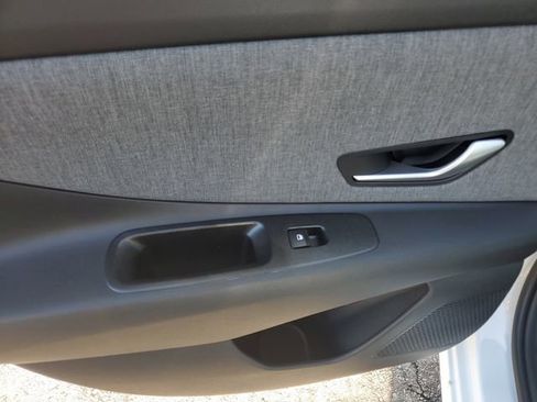 New 2026 Hyundai Elantra Limited FWD image 16