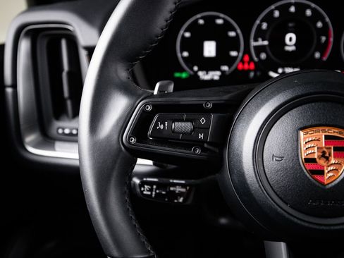 Certified 2026 Porsche Cayenne AWD/4WD image 17