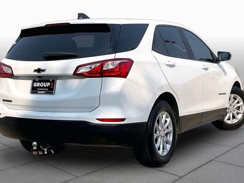 Used 2021 Chevrolet Equinox LS w/ LPO, Blackout Package FWD image 12