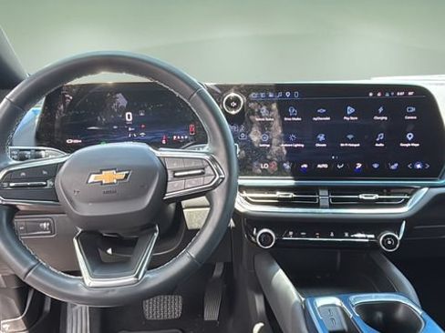 Used 2024 Chevrolet Equinox EV LT AWD/4WD image 10