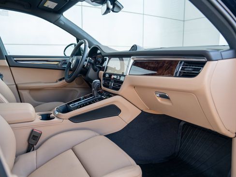 New 2026 Porsche Macan image 27
