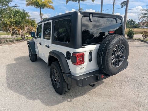 Used 2025 Jeep Wrangler Unlimited Sport AWD/4WD image 7
