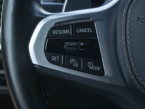 Used 2025 BMW X7 M60i AWD/4WD image 23