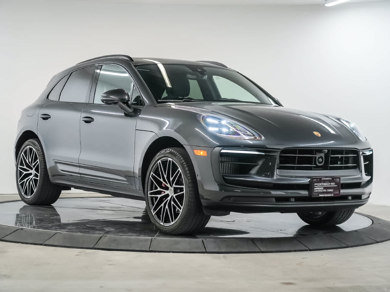 Certified 2023 Porsche Macan S AWD/4WD image 7
