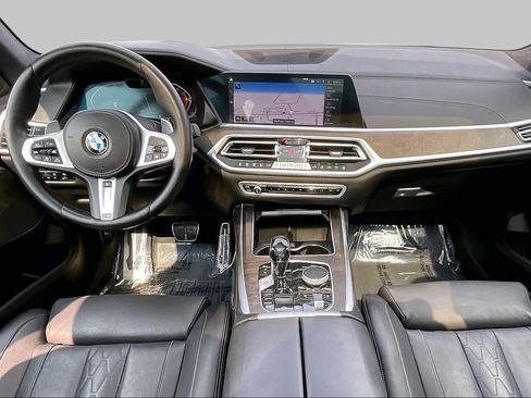 Used 2022 BMW X7 xDrive40i w/ M Sport Package AWD/4WD image 15