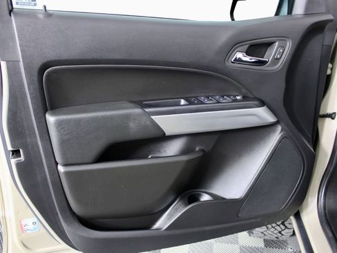 Used 2022 Chevrolet Colorado ZR2 AWD/4WD image 17