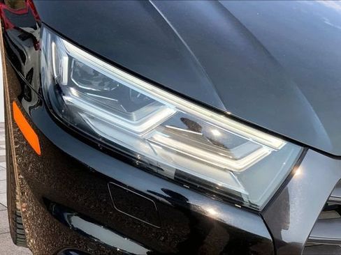 Used 2020 Audi Q5 Premium Plus AWD/4WD image 28