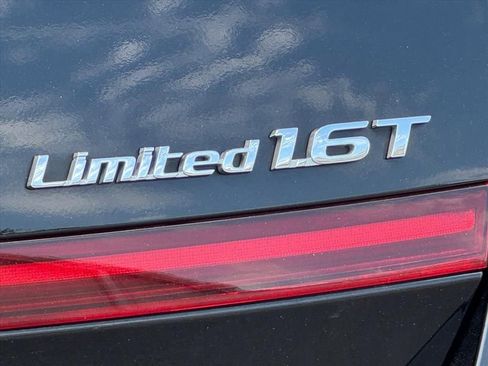 Used 2023 Hyundai Sonata Limited w/ Preferred Accessory Package FWD image 7