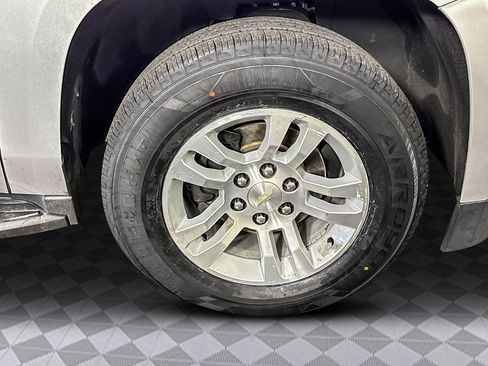 Used 2019 Chevrolet Tahoe LT image 32