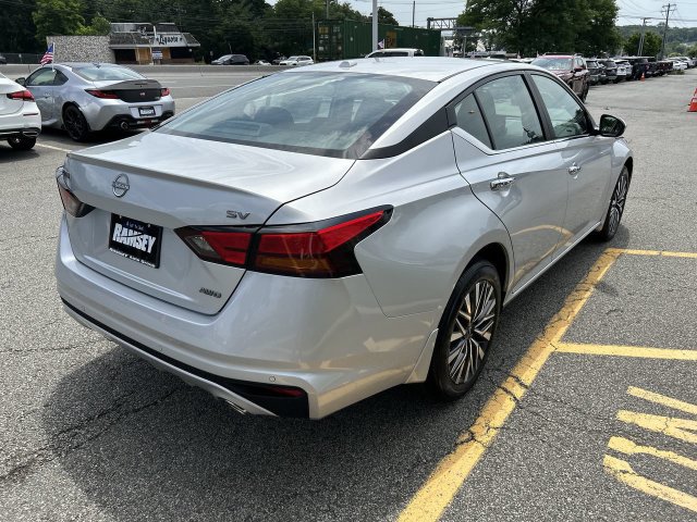 Certified 2024 Nissan Altima 2.5 SV w/ SV Premium Package AWD/4WD image 3