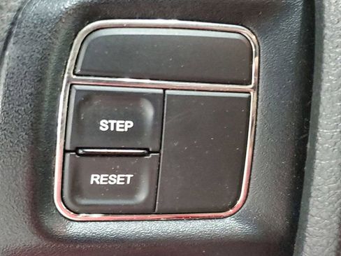 Used 2012 Dodge Grand Caravan SE image 26