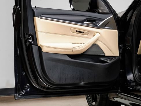 Used 2023 BMW 530e 530e iPerformance w/ M Sport Package image 45