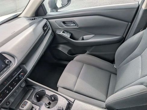 Used 2024 Nissan Rogue S AWD/4WD image 17