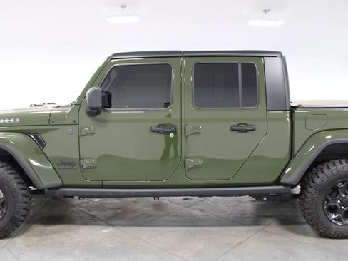 Used 2023 Jeep Gladiator Sport AWD/4WD image 6