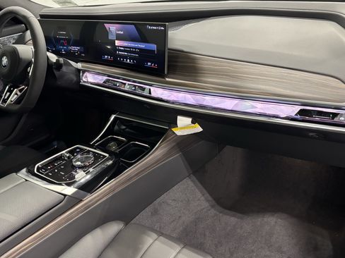 New 2026 BMW i7 xDrive60 w/ Executive Package AWD/4WD image 25