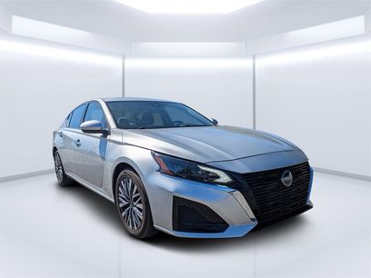 Used 2023 Nissan Altima 2.5 SV