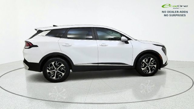 Used 2025 Kia Sportage EX FWD image 9