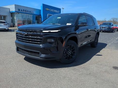 New 2026 Chevrolet Traverse LT w/ Midnight/Sport Edition FWD image 2