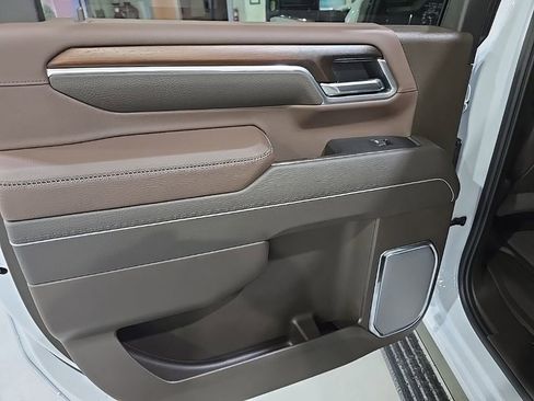 New 2026 GMC Sierra 3500 Denali w/ Denali Reserve Package AWD/4WD image 13