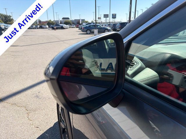 Used 2025 Nissan Rogue SV AWD/4WD image 12