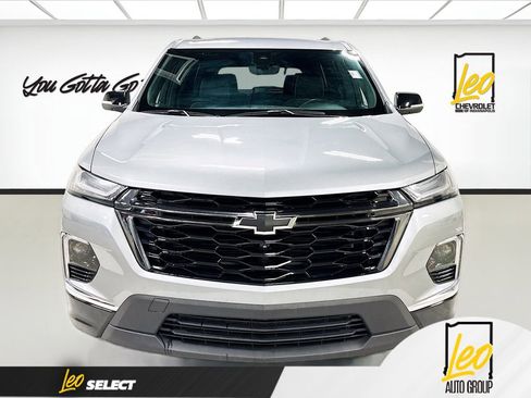 Used 2023 Chevrolet Traverse Premier w/ Redline Edition image 2