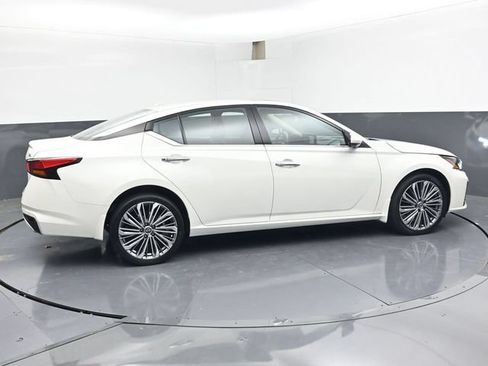 Used 2023 Nissan Altima 2.5 SL AWD/4WD image 3