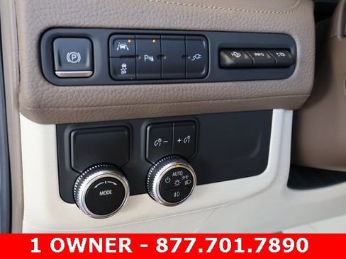 Used 2021 GMC Yukon Denali image 22