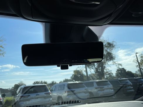 New 2025 Jeep Grand Cherokee Limited w/ Luxury Tech Group II image 36