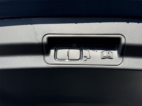 Certified 2025 Ford Explorer Active image 35