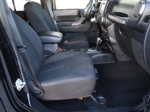 Used 2018 Jeep Wrangler Unlimited Sport S image 12