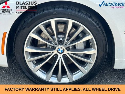 Used 2023 BMW 530i xDrive w/ Premium Package AWD/4WD image 3