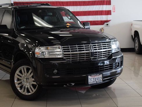Used 2014 Lincoln Navigator 2WD image 15