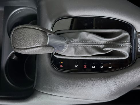 Used 2025 Honda HR-V LX image 19