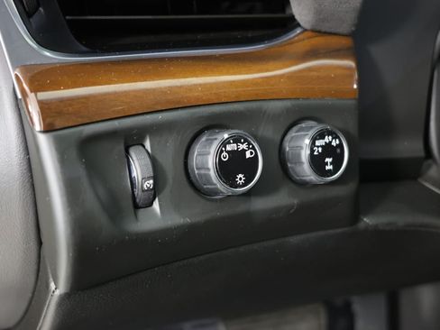 Used 2020 Cadillac Escalade Luxury AWD/4WD image 26