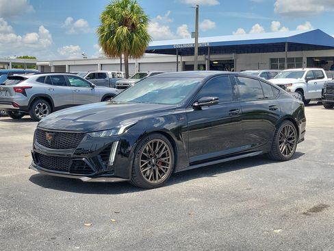 Used 2023 Cadillac CT5 V Blackwing w/ Carbon Fiber Package 2 RWD image 7
