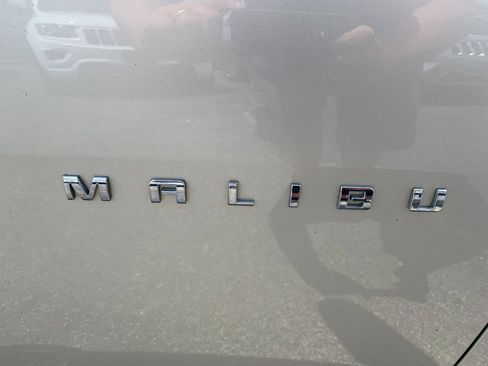 Used 2016 Chevrolet Malibu LT image 32