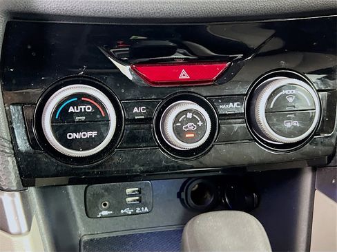 Used 2022 Subaru Forester Premium image 17