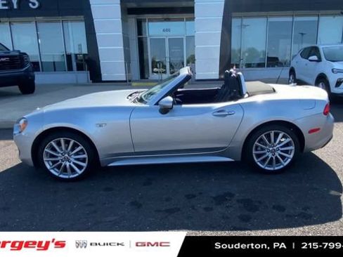 Used 2018 FIAT 124 Spider Lusso w/ Convenience Group RWD image 6